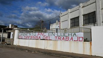 El gobierno busca una solución ante el cierre de la planta de FNC para evitar un paro. El gobierno busca una solución ante el cierre de la planta de FNC para evitar un paro.