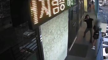 Con un martillo, un hombre atacó brutalmente a una mujer Con un martillo, un hombre atacó brutalmente a una mujer