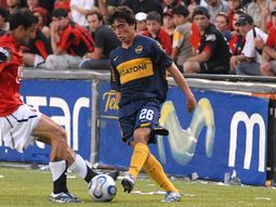 Bruno Urribarri, en uno de sus pocos partidos en Boca, frente a Colón, su último equipo en la Argentina. Bruno Urribarri, en uno de sus pocos partidos en Boca, frente a Colón, su último equipo en la Argentina.