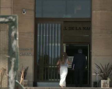 Ornella Calvete se negó a declarar: así ingresaba a los tribunales de Comodoro Py