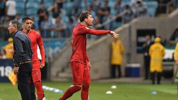 Fernando Amorebieta se retiró expulsado y complicó a Independiente Fernando Amorebieta se retiró expulsado y complicó a Independiente