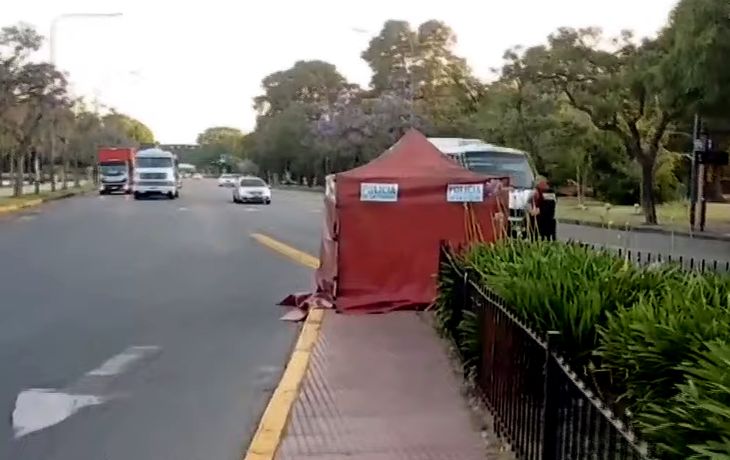 Choque fatal en Figueroa Alcorta y Sarmiento: murió un motociclista