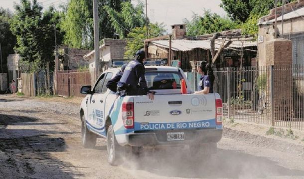 Salvaje ataque en el colegio: una mamá le abrió la cabeza a cadenazos a una nena