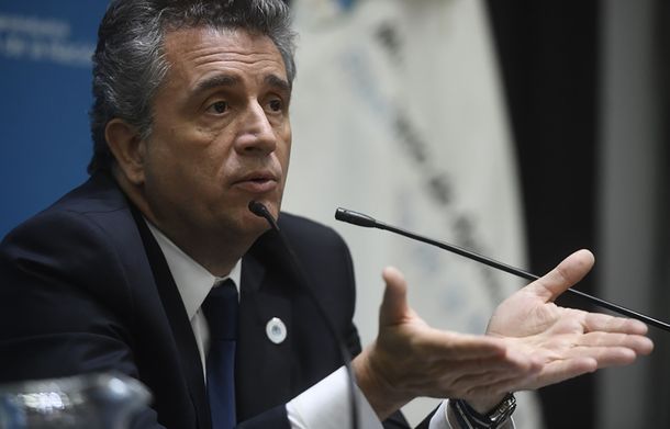 Etchevehere defendió la gestión de Macri pero pifió los números