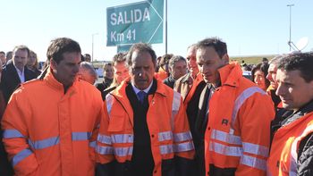 scioli suma otro apoyo de peso a su campana: bruera se sube a su ola naranja scioli suma otro apoyo de peso a su campana: bruera se sube a su ola naranja
