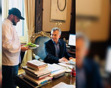 El presidente disfrutó de la primera ensalada cultivada en Casa Rosada