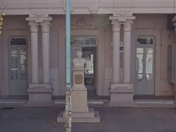 Alarma en Santa Fe: a una semana del crimen en San Cristóbal, un alumno llevó un arma a una escuela de Rafaela. Alarma en Santa Fe: a una semana del crimen en San Cristóbal, un alumno llevó un arma a una escuela de Rafaela.