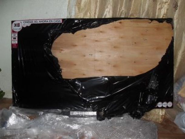 Estafa: compra un televisor inteligente y era una tabla de madera