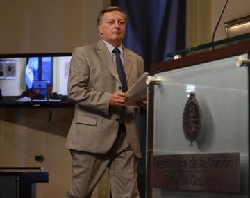 Incompatibilidad: ministro de Energía tiene acciones de Shell por $16 millones