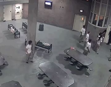 El momento en el que se desata la golpiza