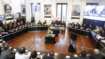 cfk advirtio ante empresarios que no va a devaluar cfk advirtio ante empresarios que no va a devaluar