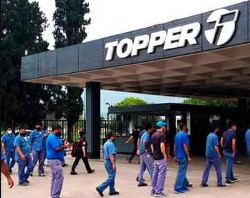 Reconocida marca deportiva ya echó a 160 trabajadores y los que siguen apenas cobran $700 mil por mes