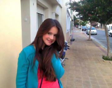 Dolor de madre por sus dos hijos: una murió y el otro sería el asesino