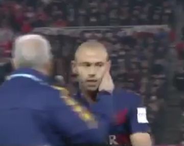 Los hinchas de River silbaron a Mascherano cuando se fue reemplazado