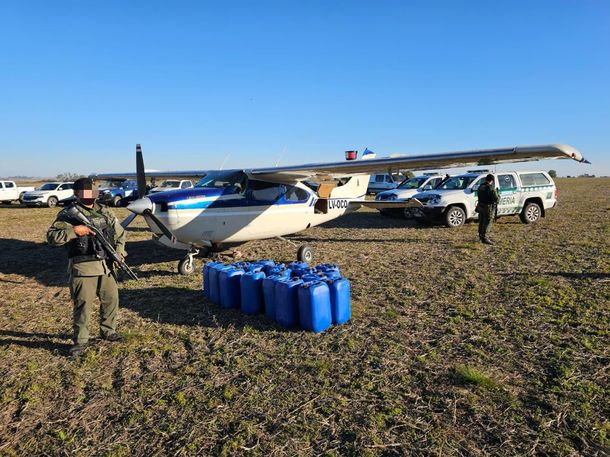 Un gendarme resultó herido por el operativo con una fractura de cráneo.