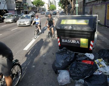 La Ciudad sigue cubierta de basura y hay mucho mal olor