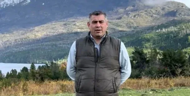 César Salamín asumió en El Hoyo y es viral por las reacciones