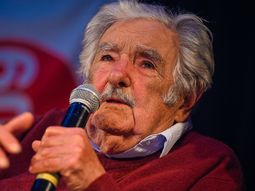 El expresidente José Mujica admitió estar cansado por su tratamiento contra el cáncer. El expresidente José Mujica admitió estar cansado por su tratamiento contra el cáncer.
