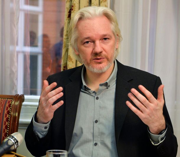 Una fiscal aceptó interrogar a Assange en Londres