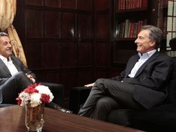 en campana, tanto macri como scioli tendran su foto junto al ex presidente sarkozy en campana, tanto macri como scioli tendran su foto junto al ex presidente sarkozy