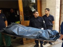 La Policía retira el cádaver del preceptor La Policía retira el cádaver del preceptor