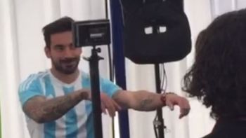 ¡quedate quieto!: asi fue filmar el spot de la copa con lavezzi ¡quedate quieto!: asi fue filmar el spot de la copa con lavezzi