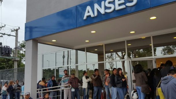 IFE: por la extensión de la cuarentena, evalúan otorgar otro bono en mayo