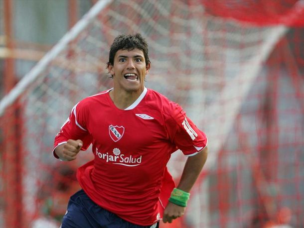 El Kun se ofreció comprar 5 jugadores para el Rojo, pero nadie lo llamó