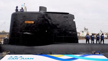 El ARA San Juan en amarrado a puerto El ARA San Juan en amarrado a puerto