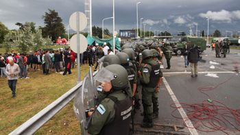 represion en la ricchieri: gendarmeria cumplio con el mandato del juez, dijo triaca represion en la ricchieri: gendarmeria cumplio con el mandato del juez, dijo triaca