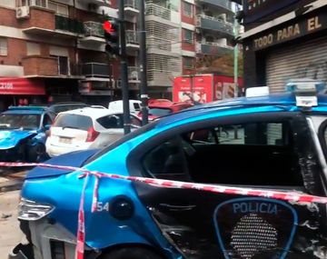 Un fuerte choque entre dos patrulleros dejó a cuatro policías heridos