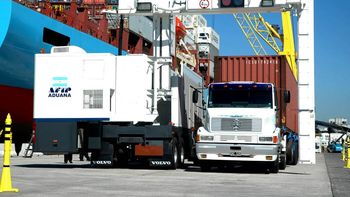 superavit comercial de us$521 millones en febrero superavit comercial de us$521 millones en febrero