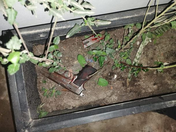 Villa 31: le gatilló a policías, el tiro no salió y fue detenido