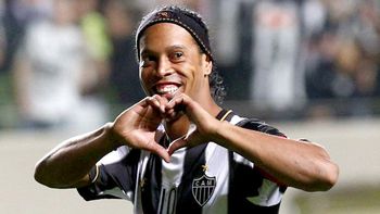 ¿el reemplazo de riquelme? ronaldinho rescindio su contrato con atletico mineiro ¿el reemplazo de riquelme? ronaldinho rescindio su contrato con atletico mineiro
