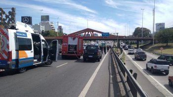 choque multiple en av. general paz dejo al menos 12 heridos choque multiple en av. general paz dejo al menos 12 heridos