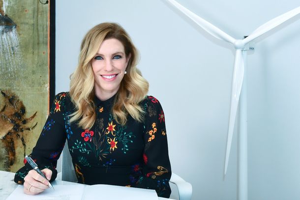 Estudió en Anáhuac y Harvard, es heredera de la fortuna Salinas Pliego y es reconocida por su compromiso con el Medio Ambiente de México