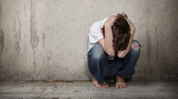 El hombre sufrió maltrato en su infancia