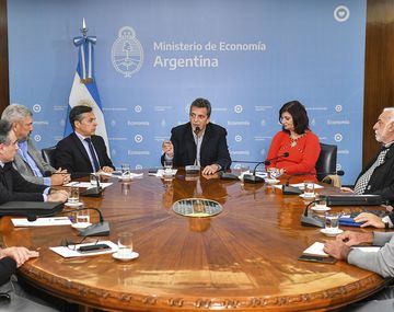 Los detalles de la tensa reunión entre Massa y empresarios del transporte