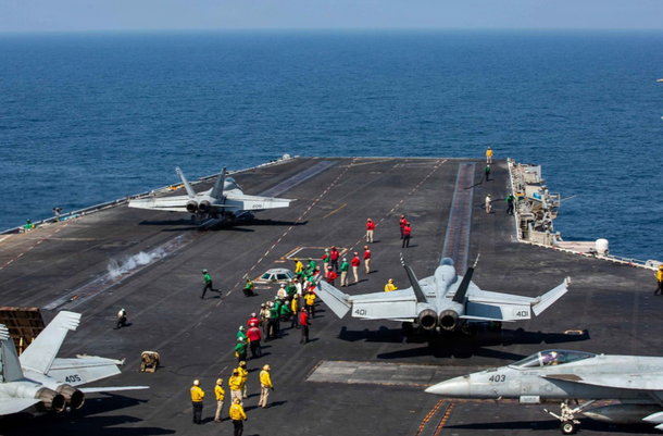 Irán asegura haber atacado al portaaviones norteamericano Abraham Lincoln, Estados Unidos lo niega