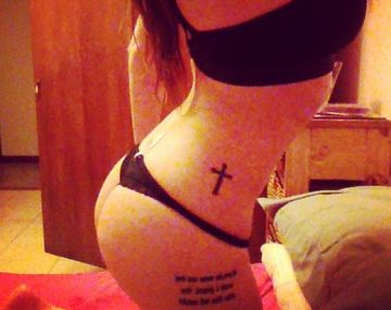 La estudiante hot advierte: Si tenés novia