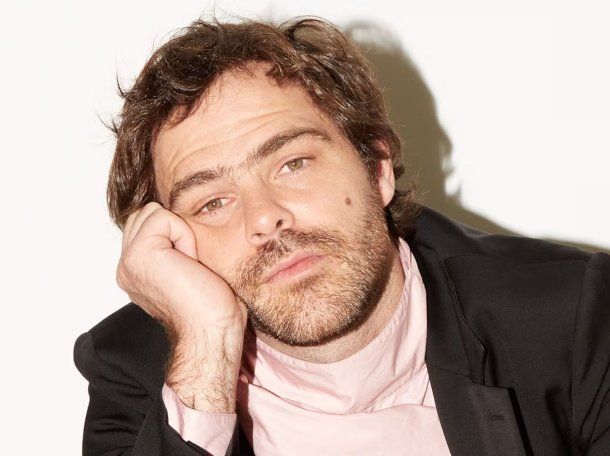 Detuvieron a Peter Lanzani en Ushuaia por hacer grafitis en una pared