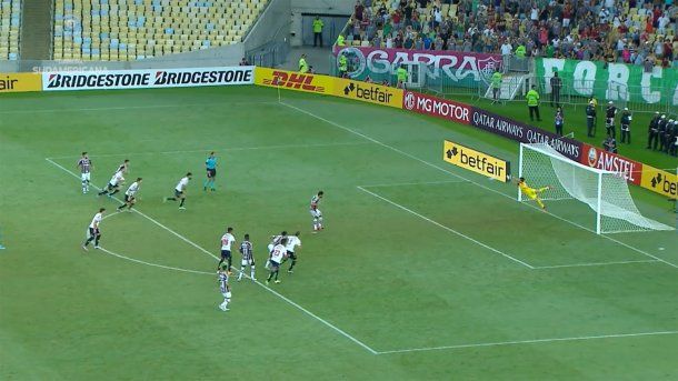 El espectacular penal que el arquero de Unión le atajó a Fluminense