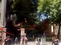 Incendio en las inmediaciones del Museo Histórico Sarmiento