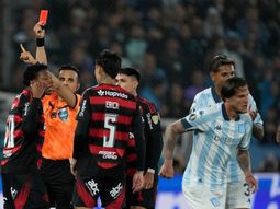 revelan el audio del var sobre la expulsion de plata por su golpe a rojo revelan el audio del var sobre la expulsion de plata por su golpe a rojo