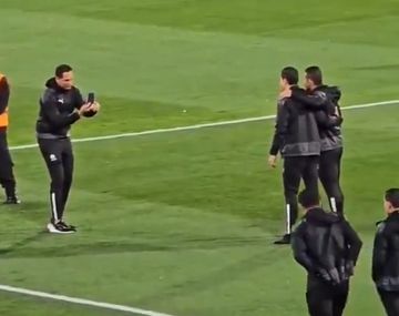 El controversial gesto del arbitro en Talleres-River por la Libertadores