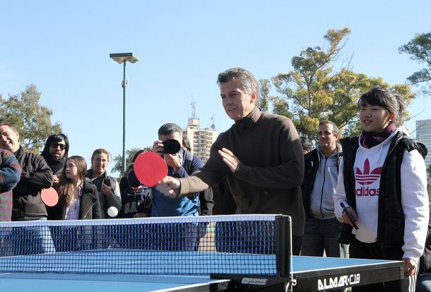 Quieren poner mesas de ping pong en todas las plazas de la Ciudad