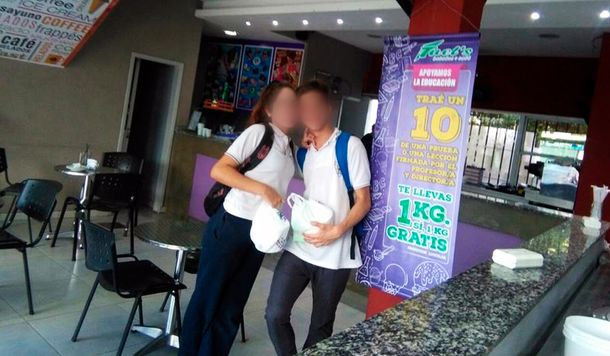 Dos chicos retiraron su helado