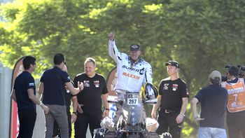 Furor por la llegada de los pilotos del Dakar a la Ciudad Furor por la llegada de los pilotos del Dakar a la Ciudad