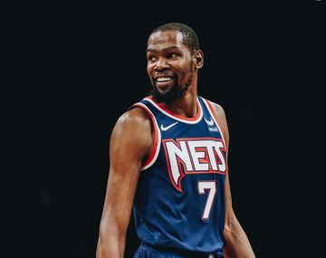 Kevin Durant seguiran en los Nets. 
