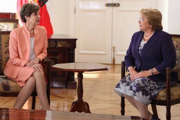 Isabel Allende elaboró un proyecto que degrada a militares